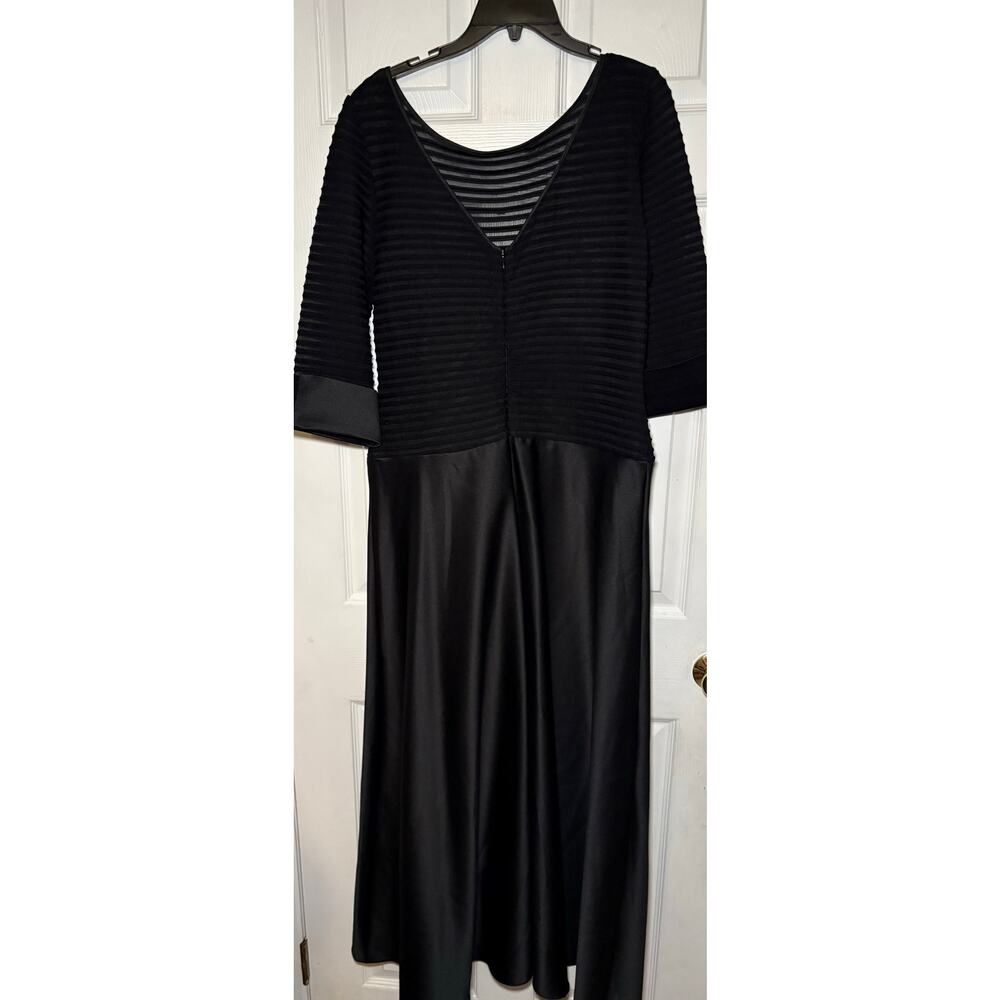 Js Collection Black Maxi Tuxed Satin Metallic Dre… - image 2